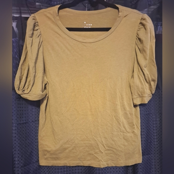 Women's Olive Green Puff Sleeve Top - Picture 4 of 7